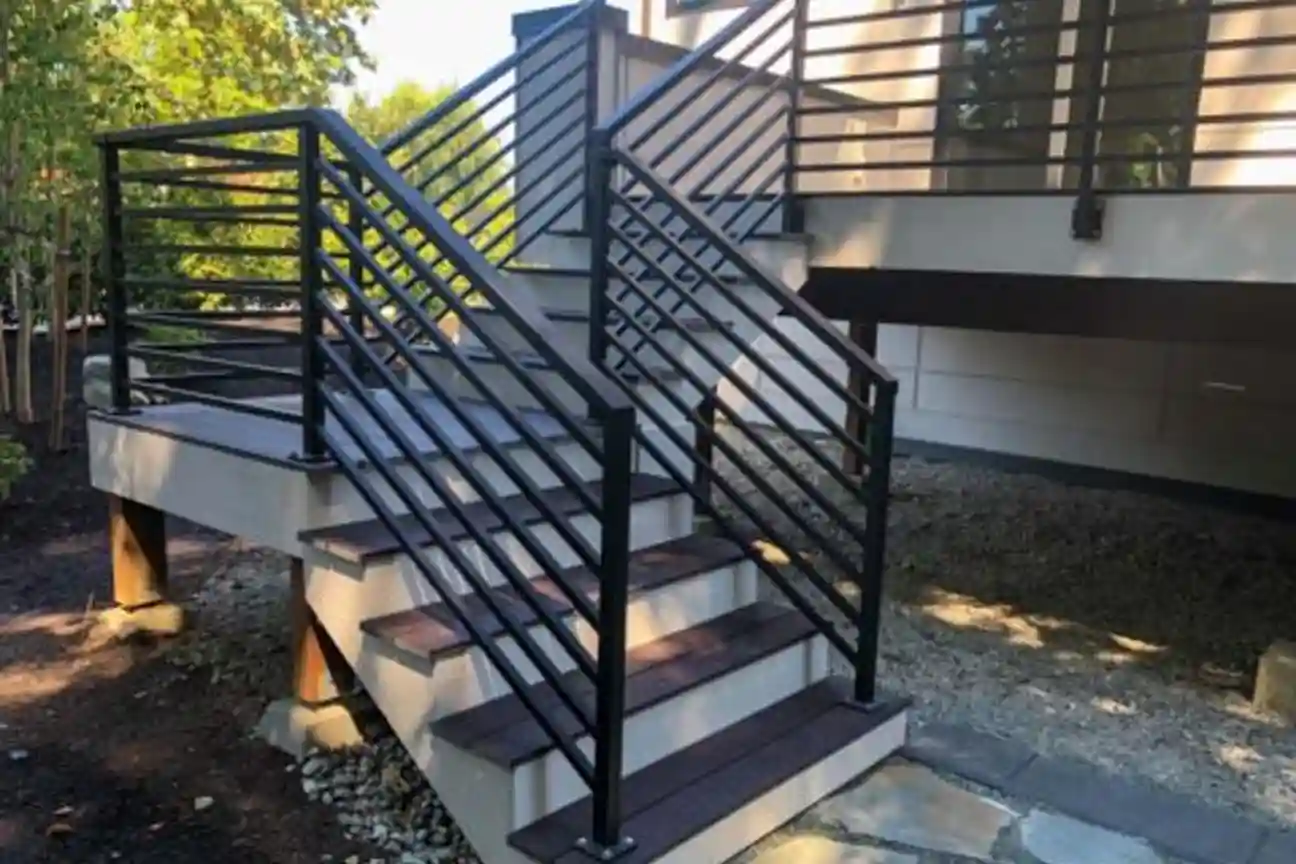 Horizontal railing example